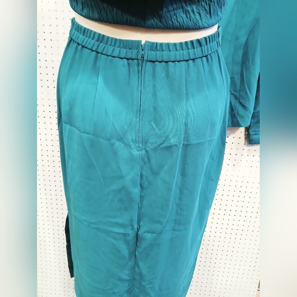 Chic Teal Skirt Set - Picture 14 of 16